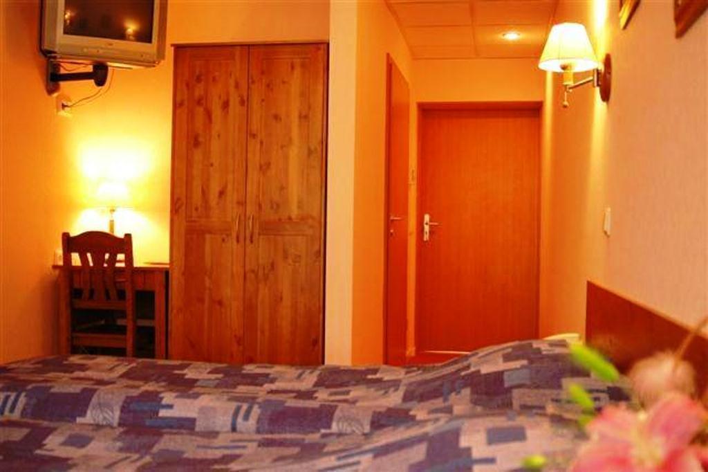 Good Stay Eiropa Hotel Economy Jūrkalne المظهر الخارجي الصورة